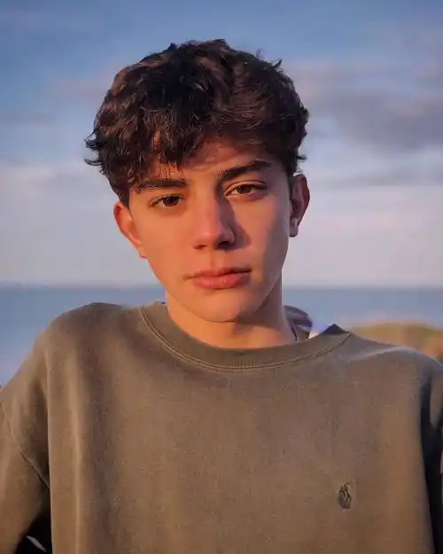 6686体育银牌作者憨憨女王