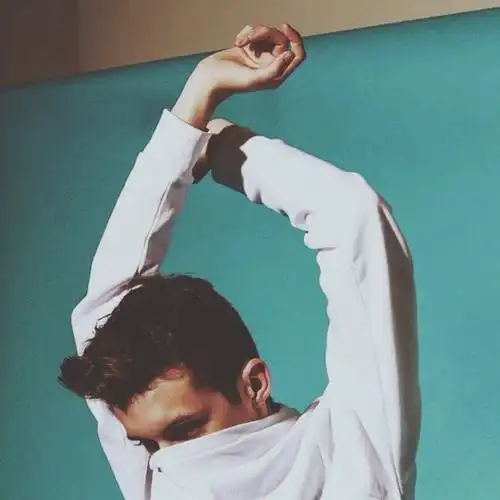 6686体育金牌作者Niamh