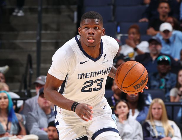 生涯之夜！ 11号秀科沃德三分球6中6轰27分，正负值+36