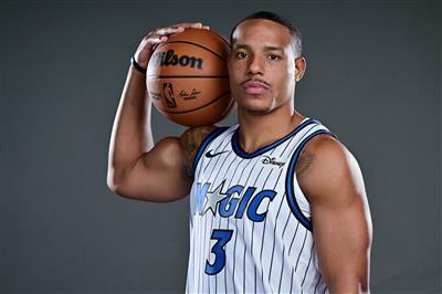 魔术用4个首轮换的！贝恩开赛至今三分球球16中4，季前赛9中1