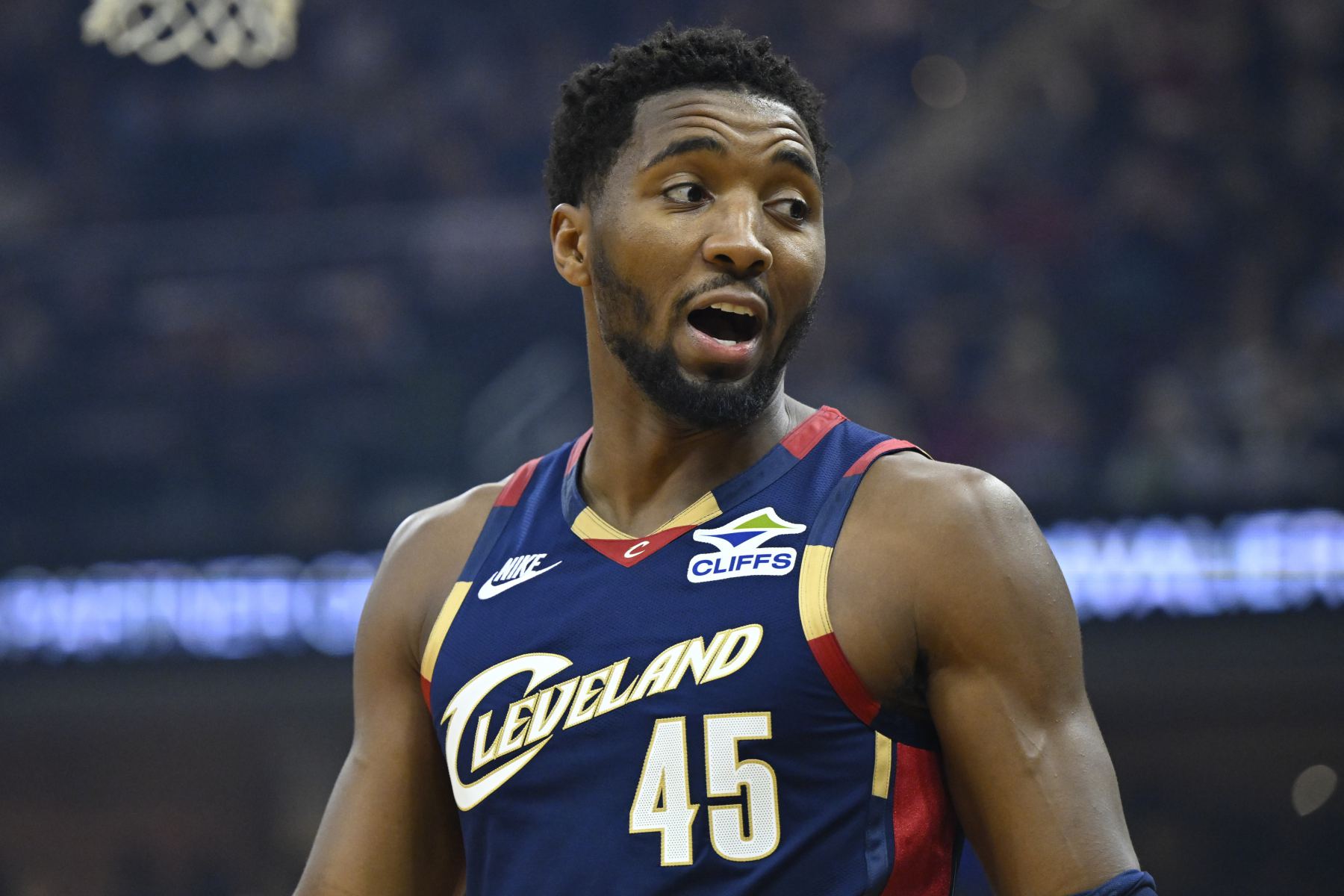 米切尔40分+5三分球场次到13场，超勒布朗到骑士队史第一