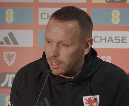 威尔士主帅因停赛无缘场边指挥，威尔逊因停赛缺战列支敦士登